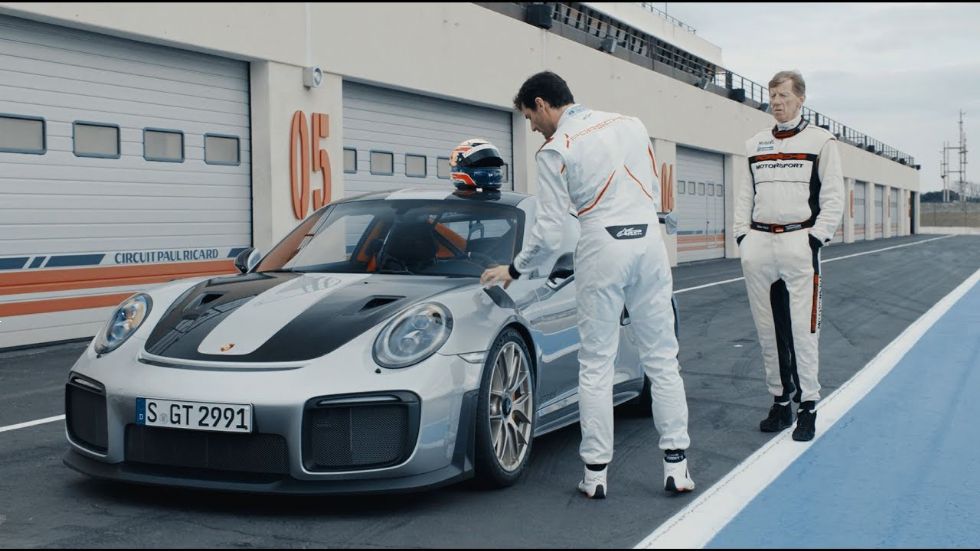 Testiranje razcepljene osebnosti Porscheja 911 GT2 RS
