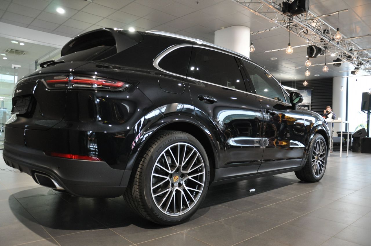 Porschejev terenec v novi izdaji že snubi kupce Porschejev terenec v novi izdaji že snubi kupce