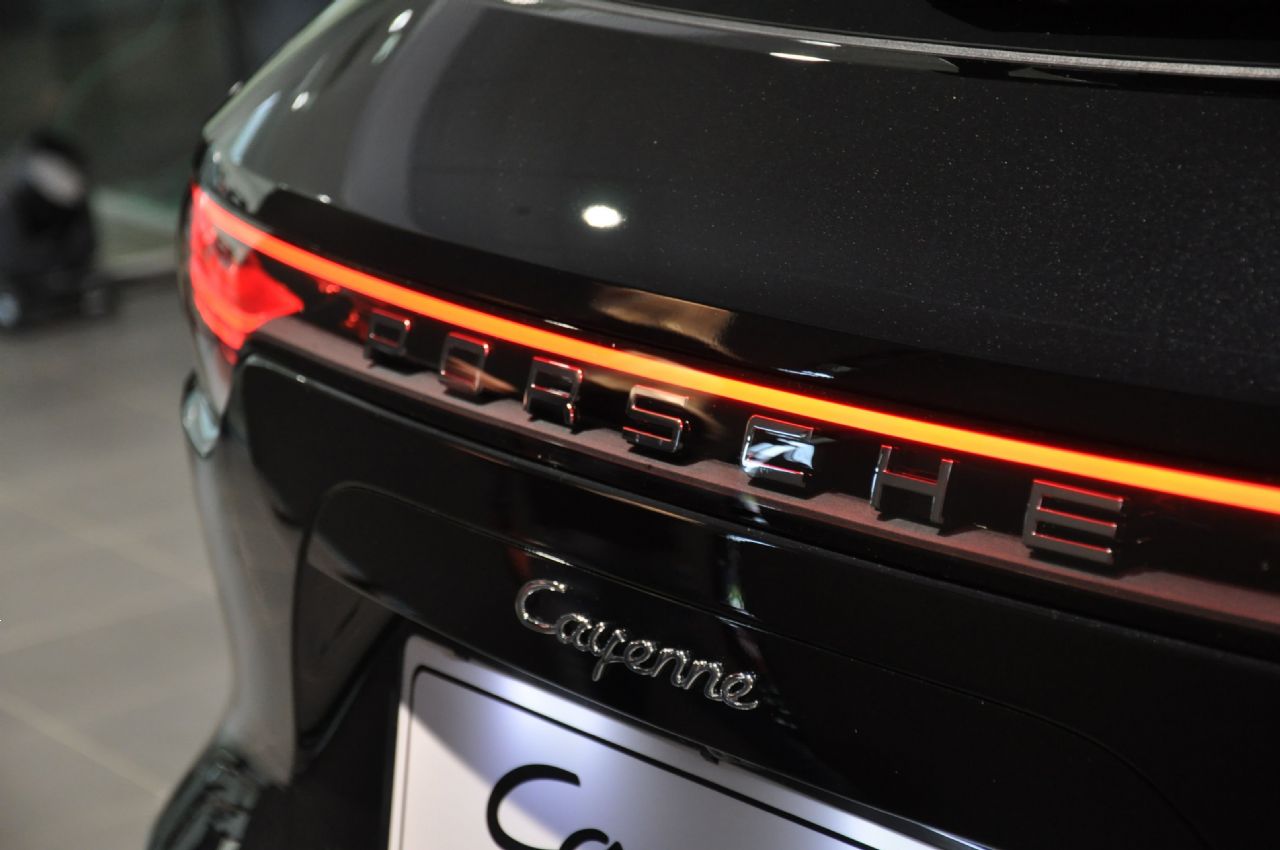 Porschejev terenec v novi izdaji že snubi kupce Porschejev terenec v novi izdaji že snubi kupce