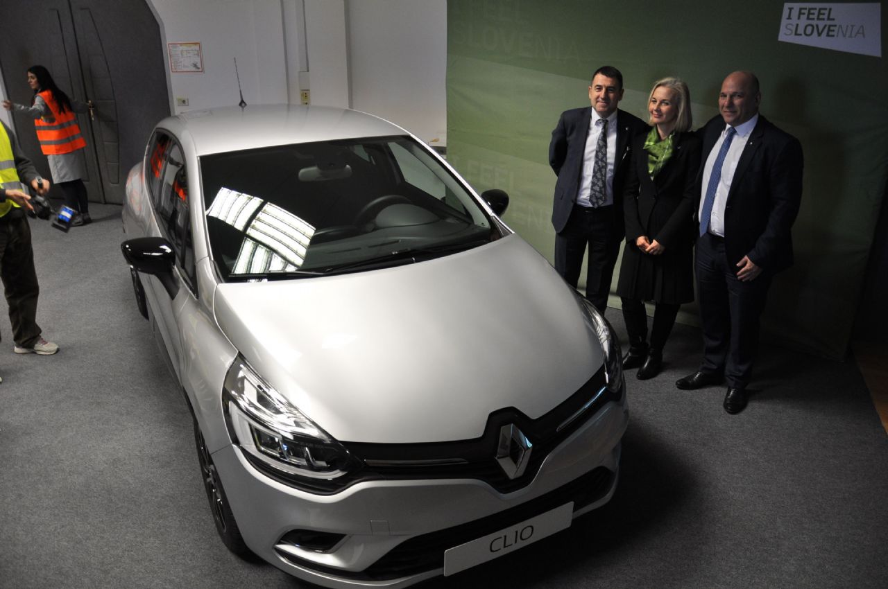 Clio za slovenske kupce krepi tudi Revozovo samozavest Clio za slovenske kupce krepi tudi Revozovo samozavest