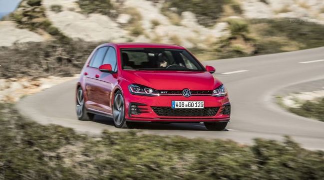 Prenovljeni Golf GTI v gibljivih slikah
