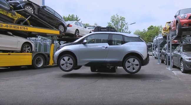 Odsluženi BMW i3 na reciklažo