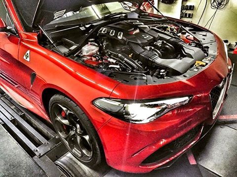 Giulia Quadrifoglio s 612 konji, a meja še ni dosežena Giulia Quadrifoglio s 612 konji, a meja še ni dosežena