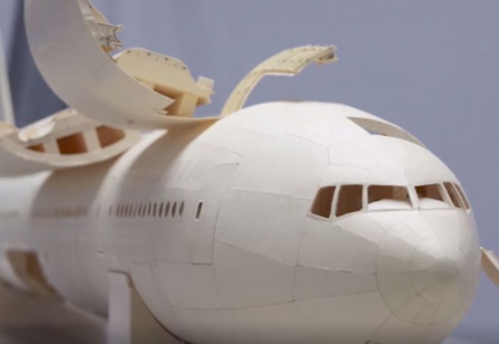 Boeing 777 iz papirja
