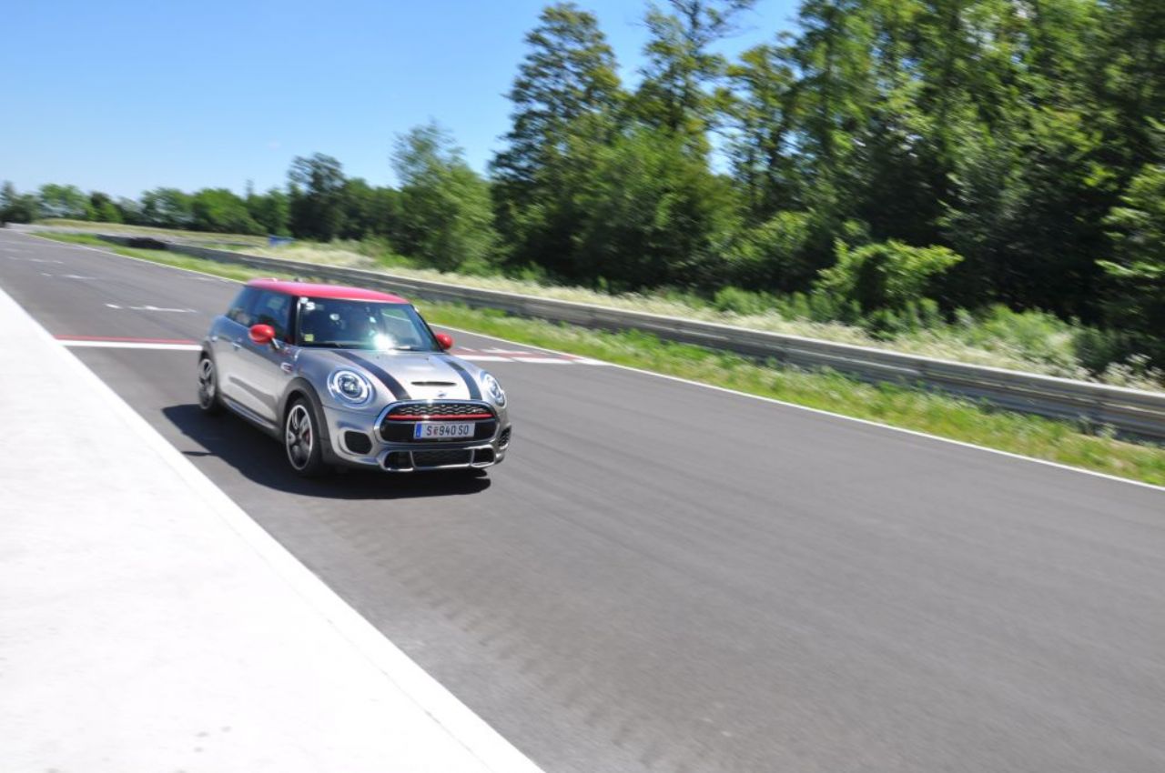 Z Miniji John Cooper Works na stezi Z Miniji John Cooper Works na stezi