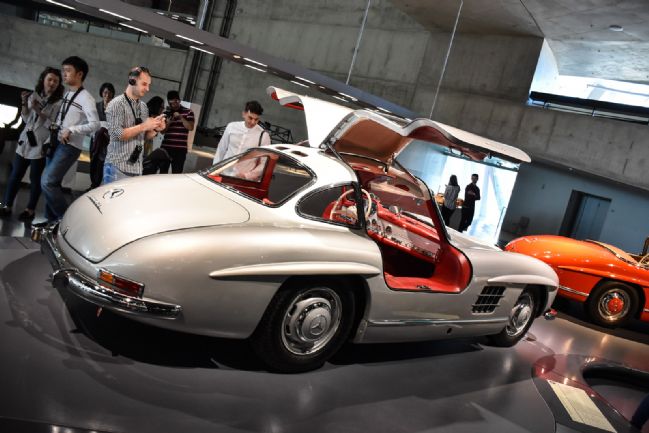 Sprehod skozi zgodovino v Mercedes-Benz Museumu Sprehod skozi zgodovino v Mercedes-Benz Museumu