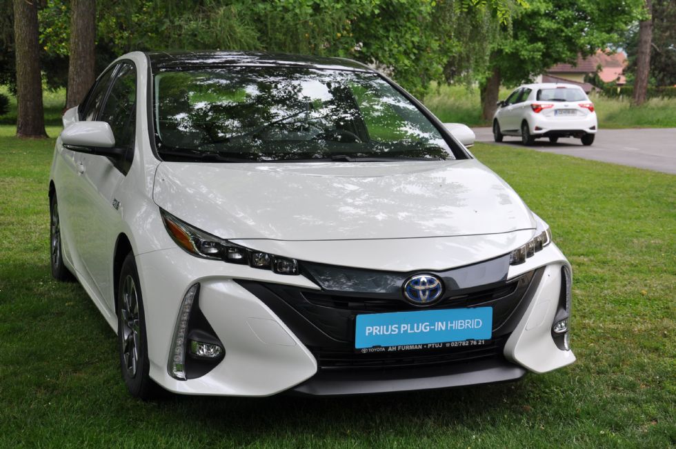 Yaris in Prius za okrepitev hibridne zgodbe Yaris in Prius za okrepitev hibridne zgodbe