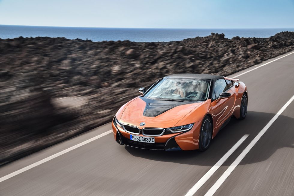 Odslej tudi kot roadster Odslej tudi kot roadster