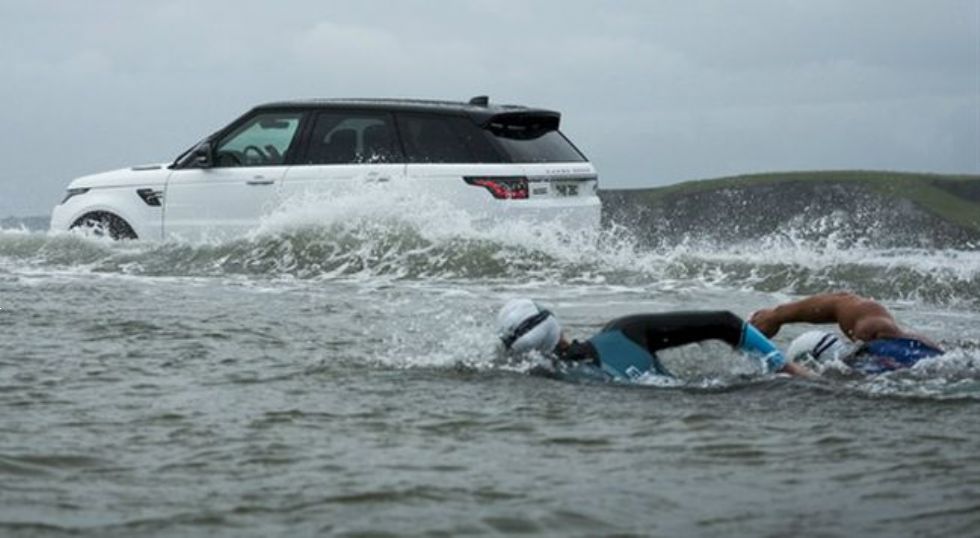 Range Rover Sport proti športnikom