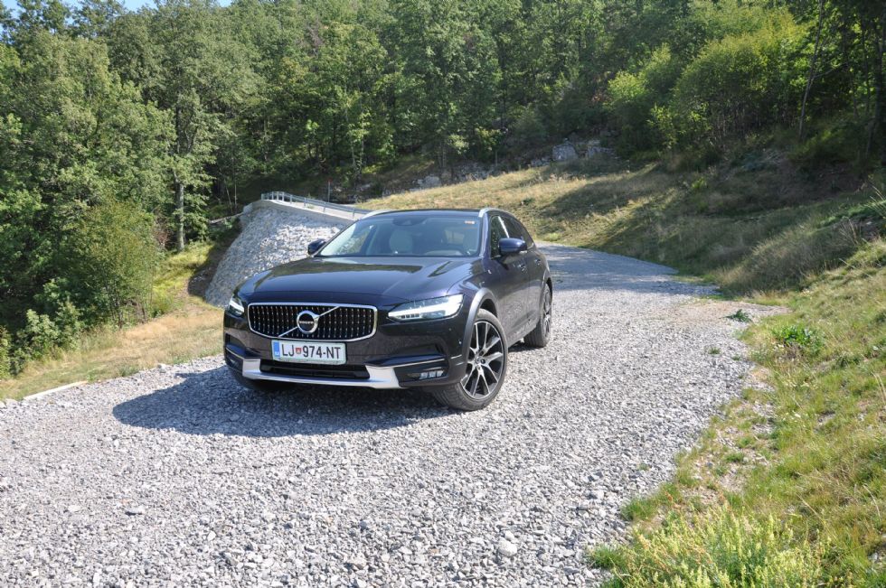Vsestranski karavan z dodatnimi mišicami