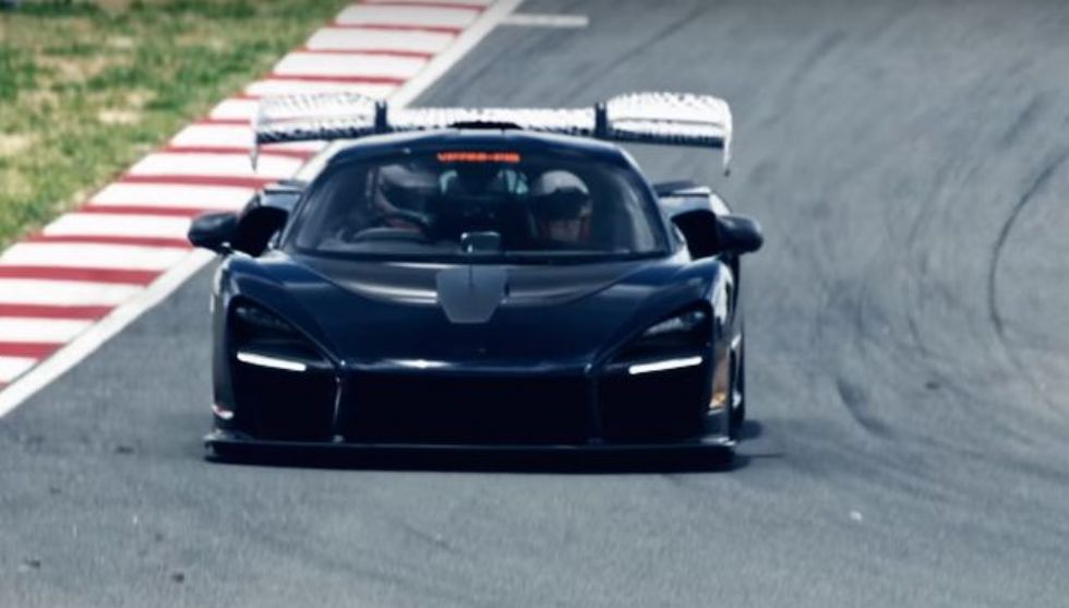 Mclaren Senna v akciji na stezi