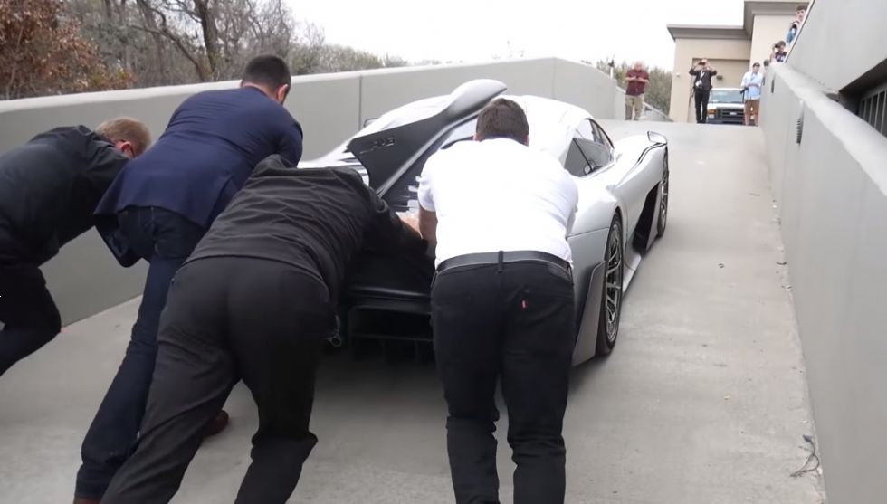 Mercedes AMG Project One na človeški pogon