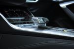 Poplavo terencev Audi bogati z elegantno limuzino - fotografija 7