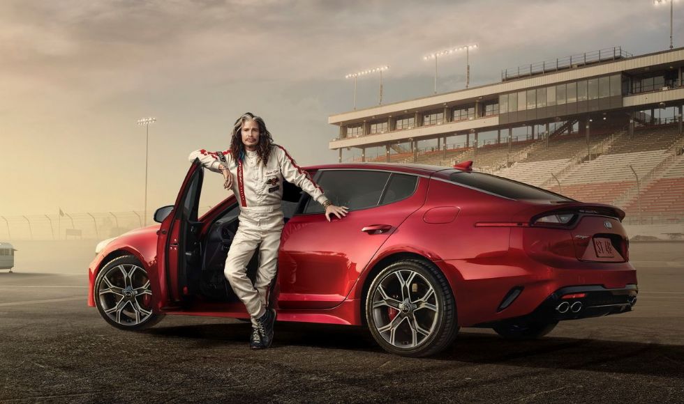 Rokerska legenda v promocijo Kie Stinger