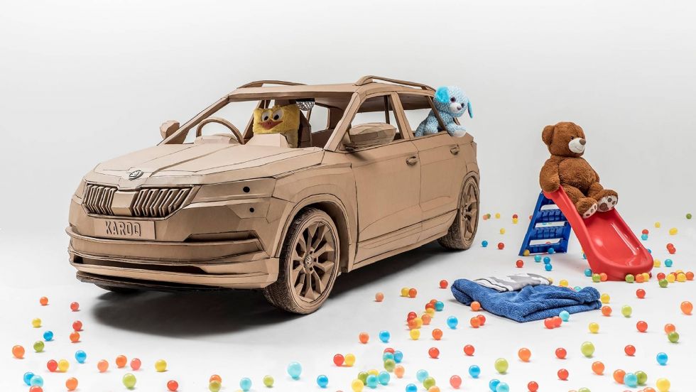 Škoda Karoq iz kartona za otroke