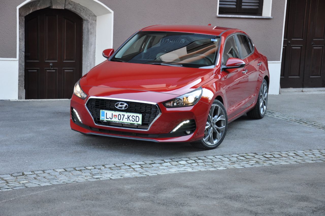 Petvratni kupe kot zadnji člen družine i30 Petvratni kupe kot zadnji člen družine i30