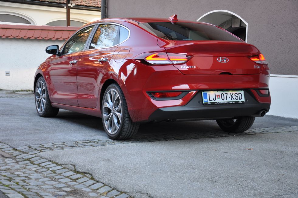 Petvratni kupe kot zadnji člen družine i30 Petvratni kupe kot zadnji člen družine i30