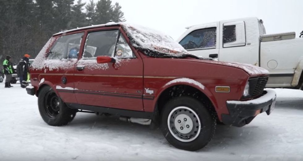 Yugo s Chevroletovim V8 motorjem Yugo s Chevroletovim V8 motorjem