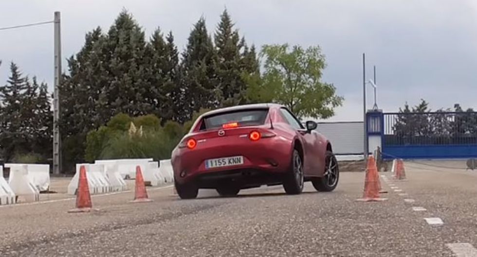 Mazda MX-5 RF suvereno na losovem testu