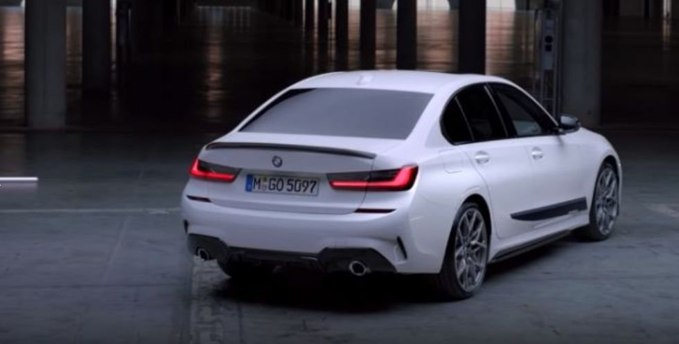 BMW serije 3 v M Performance obleki