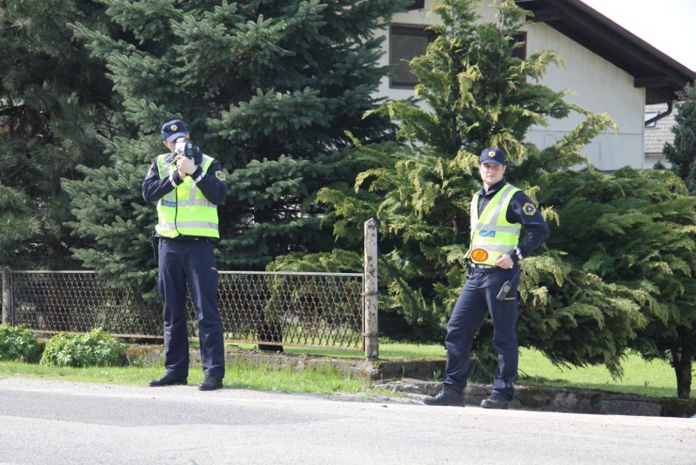 Pozor, naslednjih 6 dni poostren nadzor nad prehitrimi vozniki