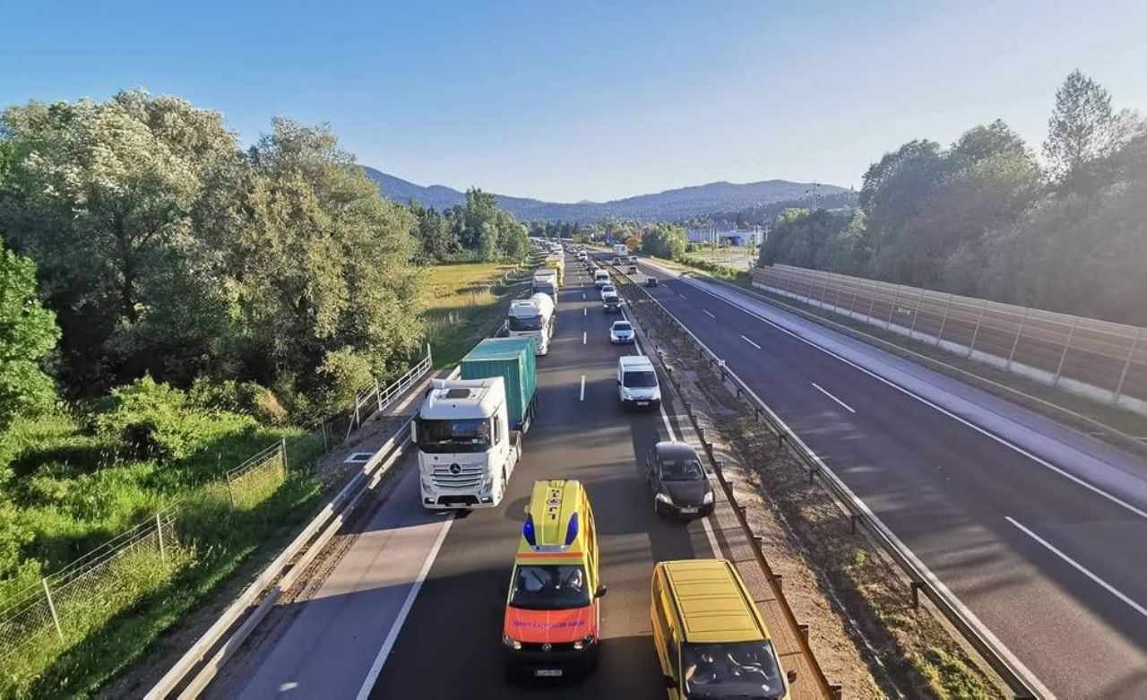 Reševalec in gasilec, ki spreminja kulturo voznikov na avtocesti