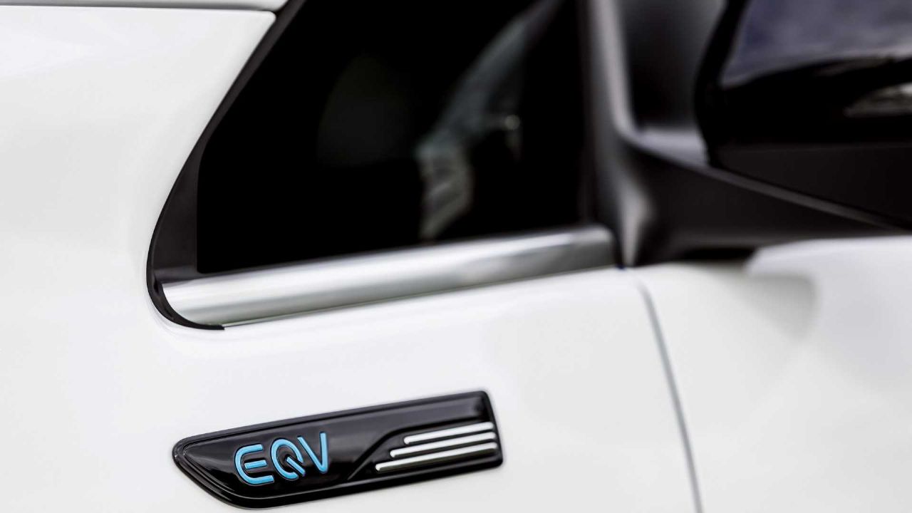 Prvi električni premium kombi