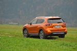 SUV s sprednjim pogonom in malim motorjem - fotografija 24