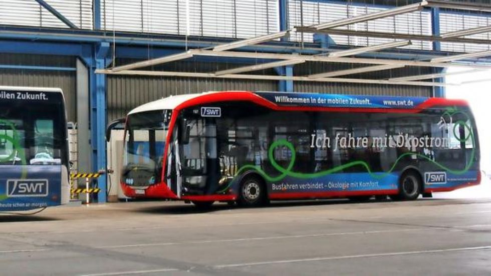 Po 14 dneh umaknili električni avtobus