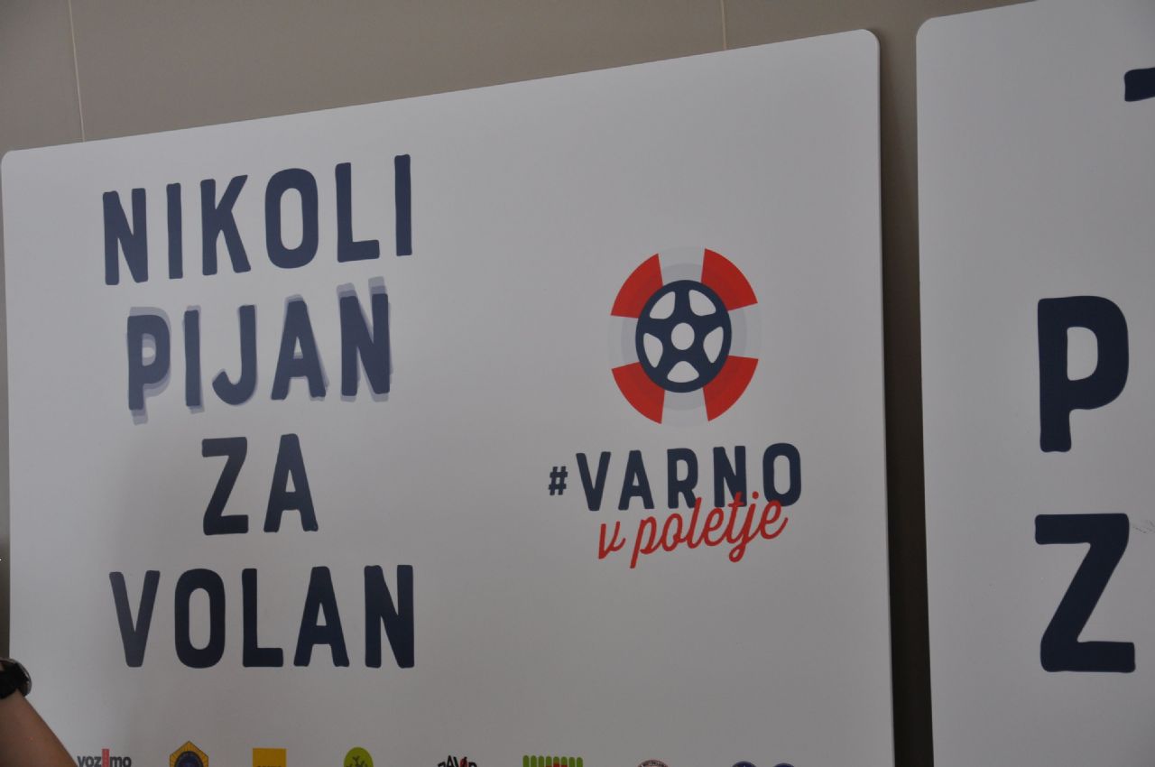 Varnost na cestah se je poslabšala, potrebni so ostrejši ukrepi