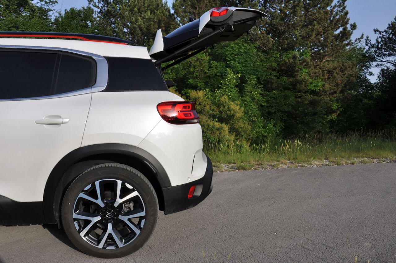 Tudi bencinsko gnani C5 AirCross ima svoje adute Tudi bencinsko gnani C5 AirCross ima svoje adute