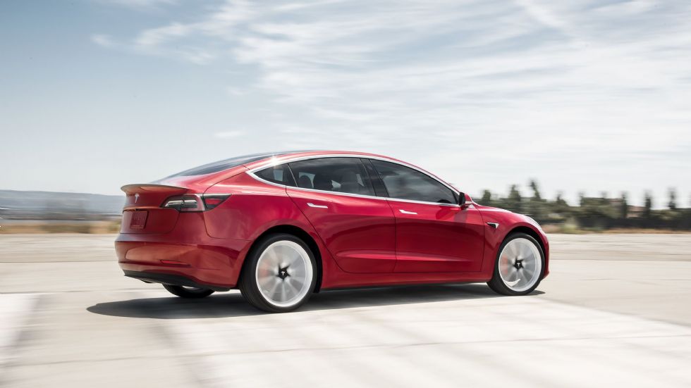 Model 3 s samo 150 kilometri dosega Model 3 s samo 150 kilometri dosega