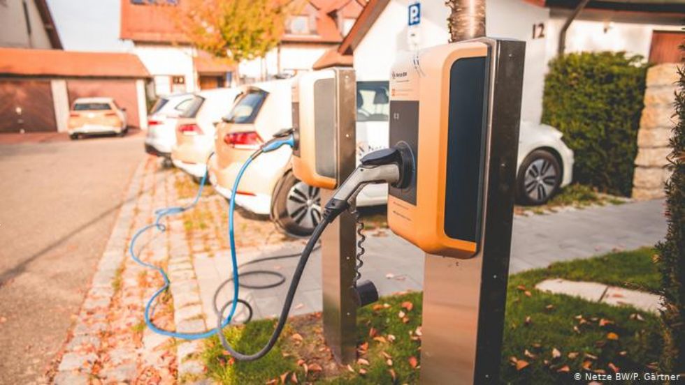 Do 2030 milijon polnilnic za električarje Do 2030 milijon polnilnic za električarje