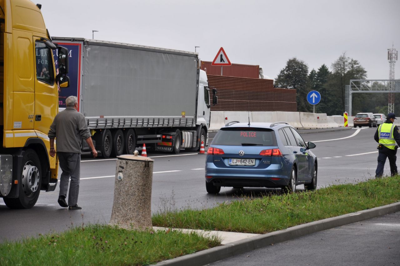Na kaj so policisti pozorni pri kontroli tovornega prometa?