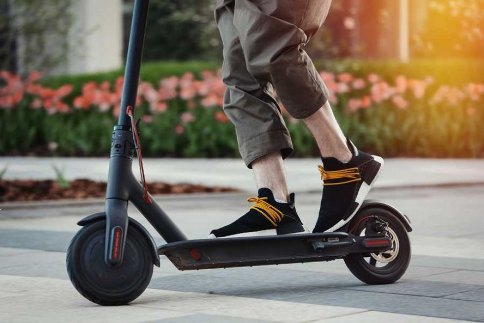Zakaj so vozniki električnih skirojev ranljivi?