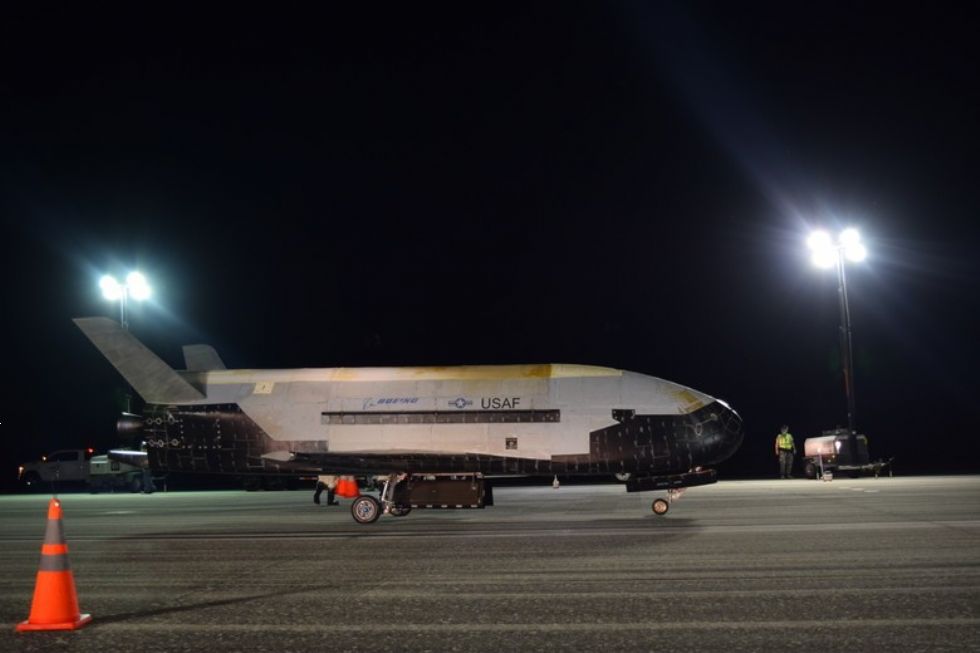 X-37B nazaj na Zemlji po več kot dveh letih