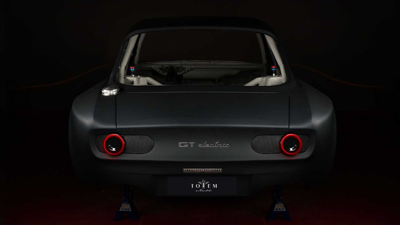 Rojeva se brutalna elektrognana Alfa Giulia GTe Rojeva se brutalna elektrognana Alfa Giulia GTe