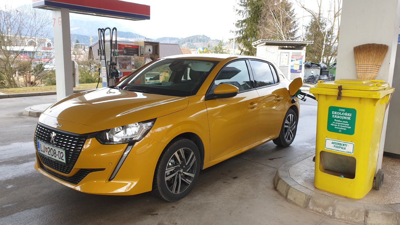 S polno posodo goriva od Prekmurja do obale in nazaj