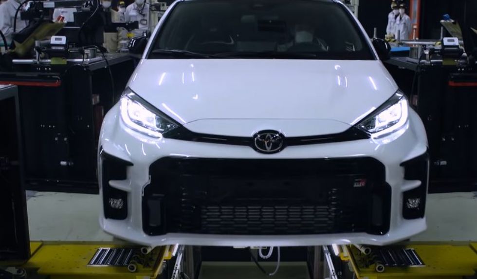 Kako v japonski tovarni nastaja mini Toyotina raketa