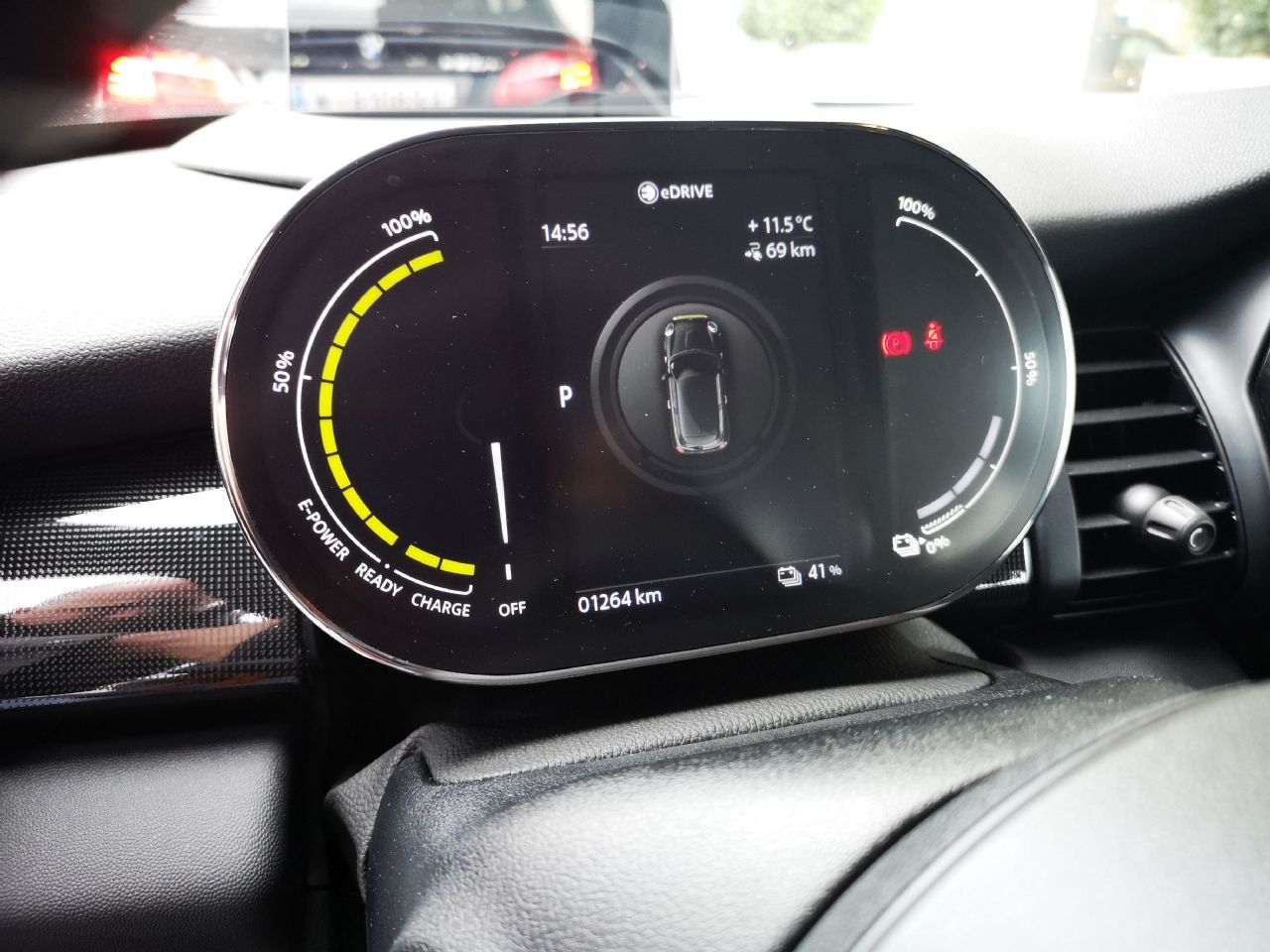Je čistokrvni Mini s pogonom BMW-ja i3 S Je čistokrvni Mini s pogonom BMW-ja i3 S