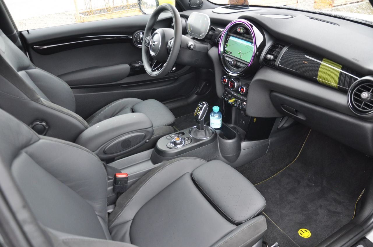 Je čistokrvni Mini s pogonom BMW-ja i3 S Je čistokrvni Mini s pogonom BMW-ja i3 S
