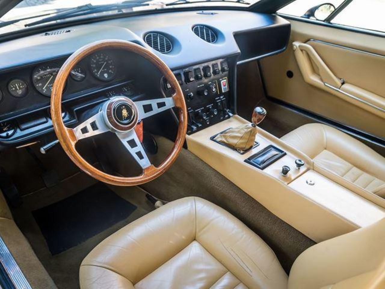 Pol stoletja Lamborghinijeve Jarame Pol stoletja Lamborghinijeve Jarame