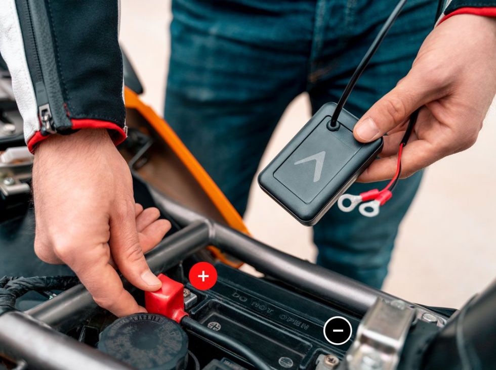 Motoristi, to je pomemben dodatek, ki varuje motocikel in rešuje življenja