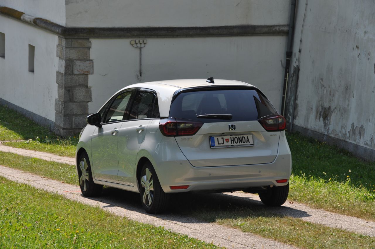 Veliko prostora in učinkovit hibridni pogon
