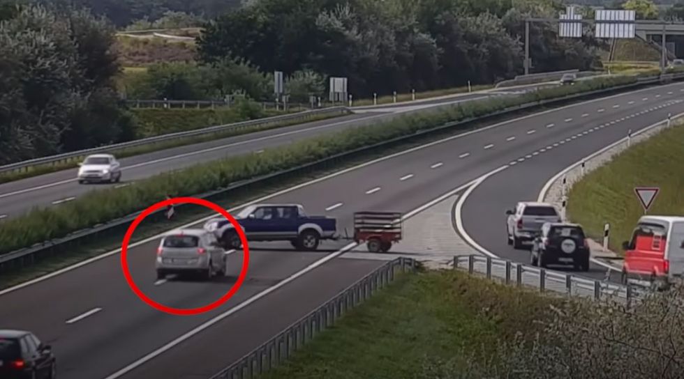 Na avtocestnem uvozu je zavil v nasprotno smer