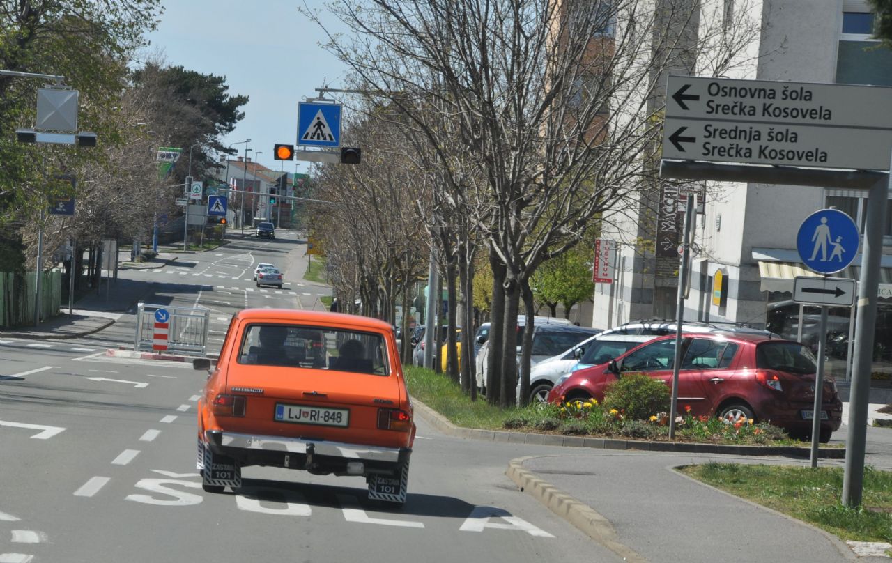 Sto in ena Stoenka