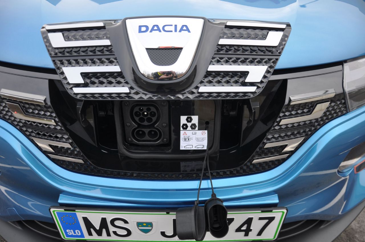 Kaj ponuja najcenejši električni avto v Sloveniji? Kaj ponuja najcenejši električni avto v Sloveniji?