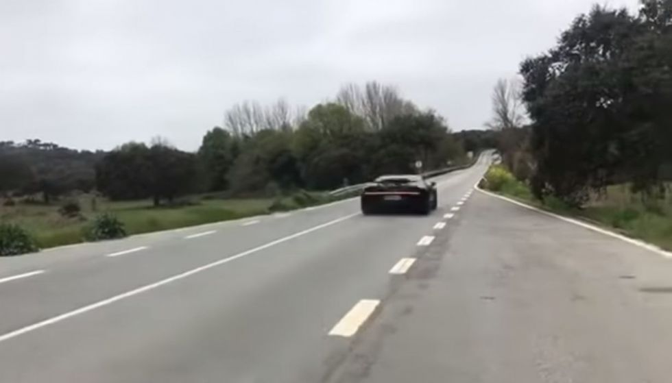 Chiron s 373 km/h mimo gledalcev