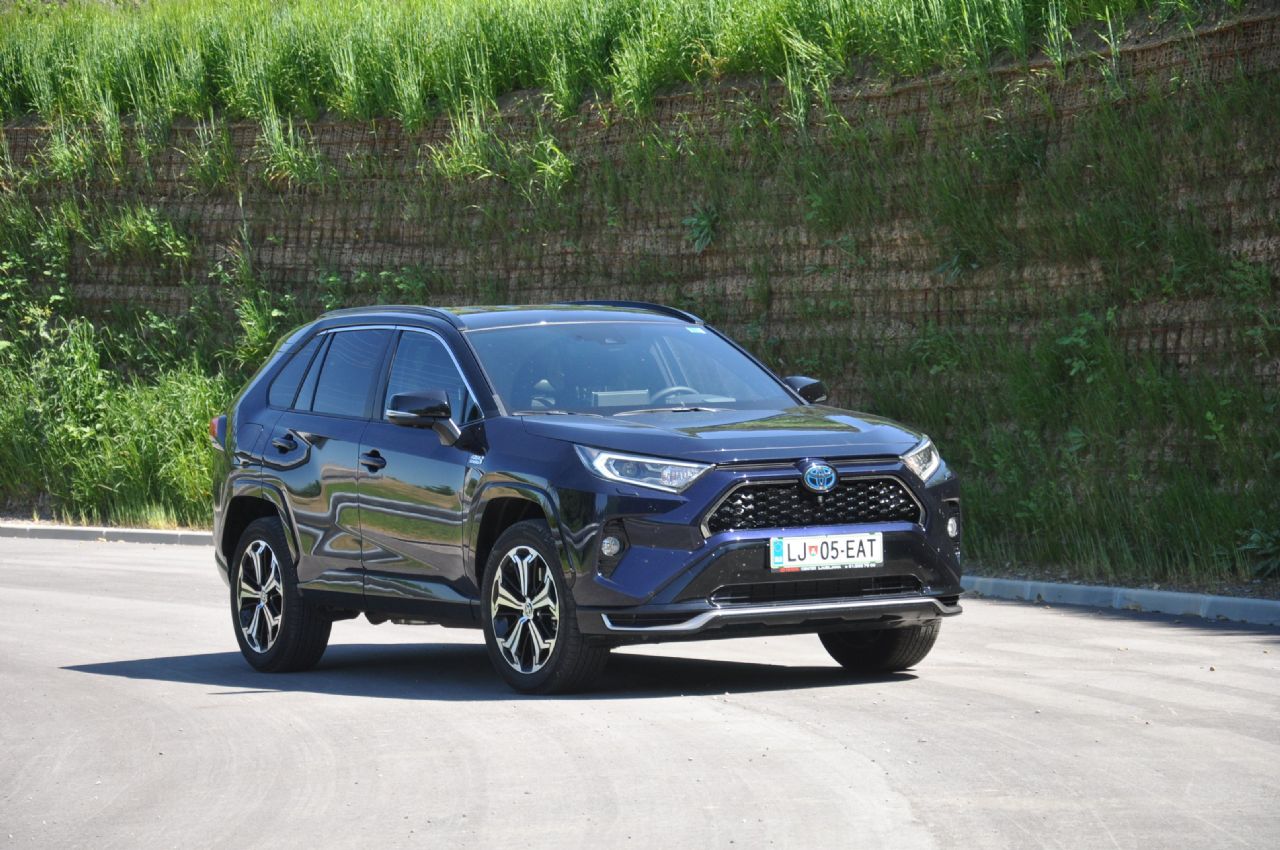 Najmočnejši in najdražji RAV4