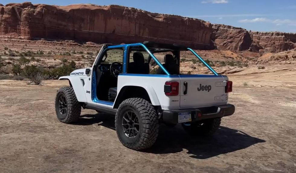 Kako se pelje električni Jeep Wrangler Magneto